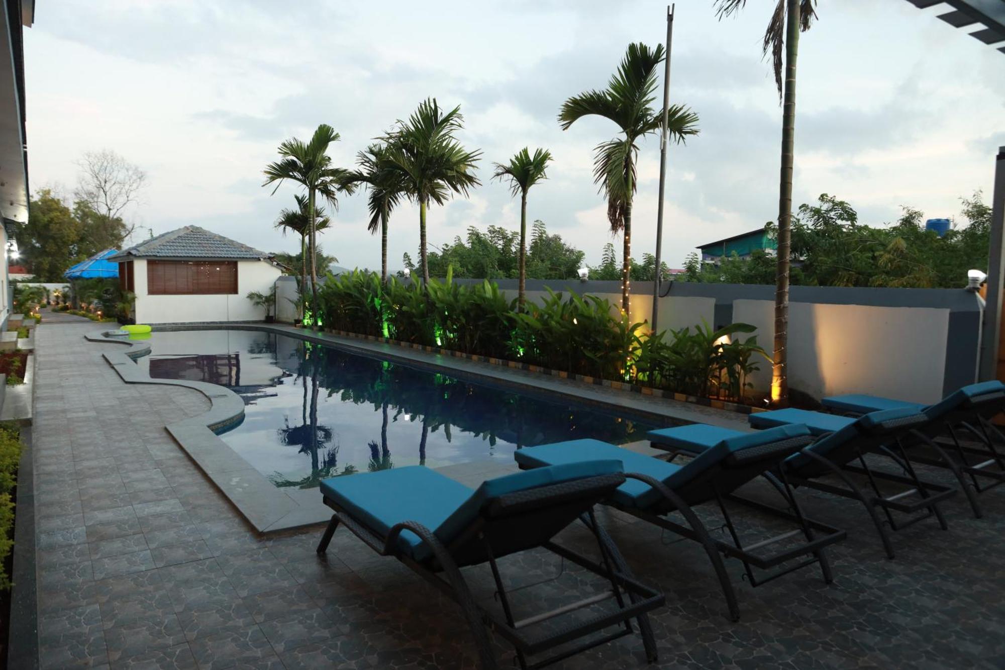 Gracias Cafe & Resort Morjim Bagian luar foto