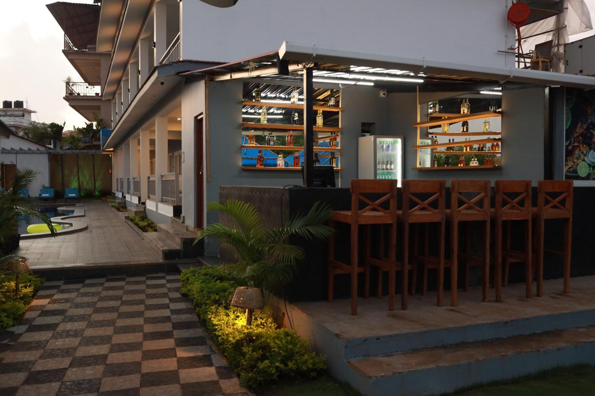 Gracias Cafe & Resort Morjim Bagian luar foto